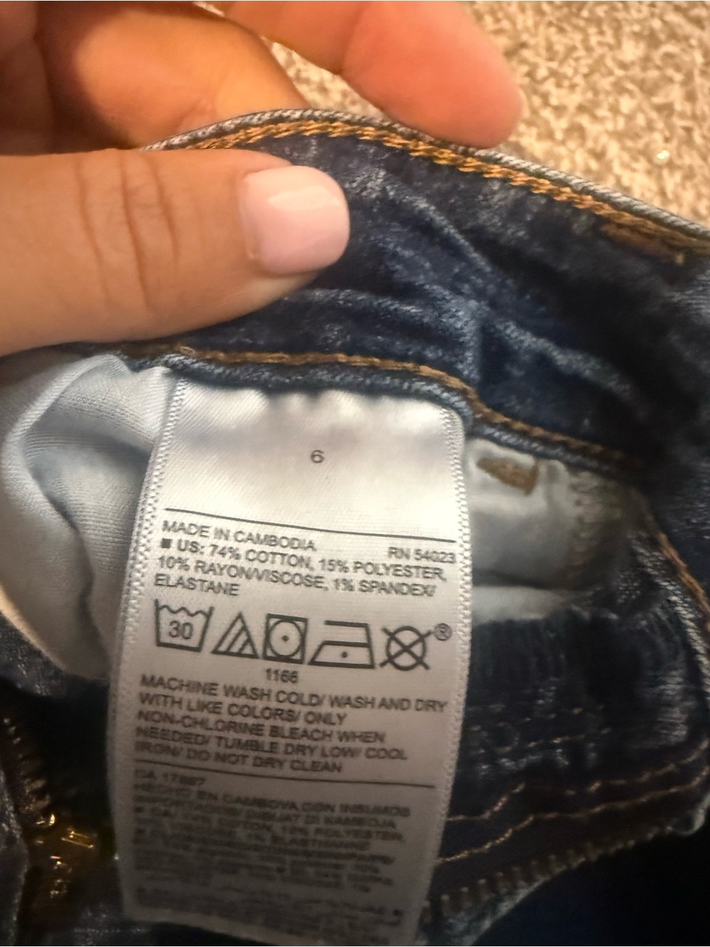 Classic Dark Blue Women's Jeans - Old Navy Super Skinny - Picture 3 of 3
